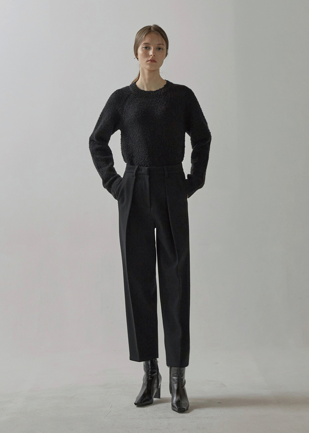 블루브릭,Wool crop pants (black)