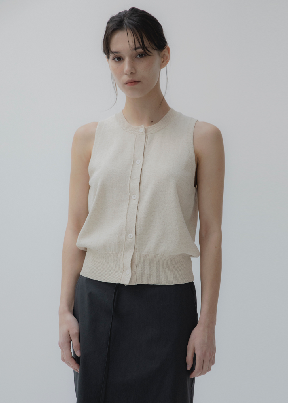 블루브릭,Button linen vest (natural)