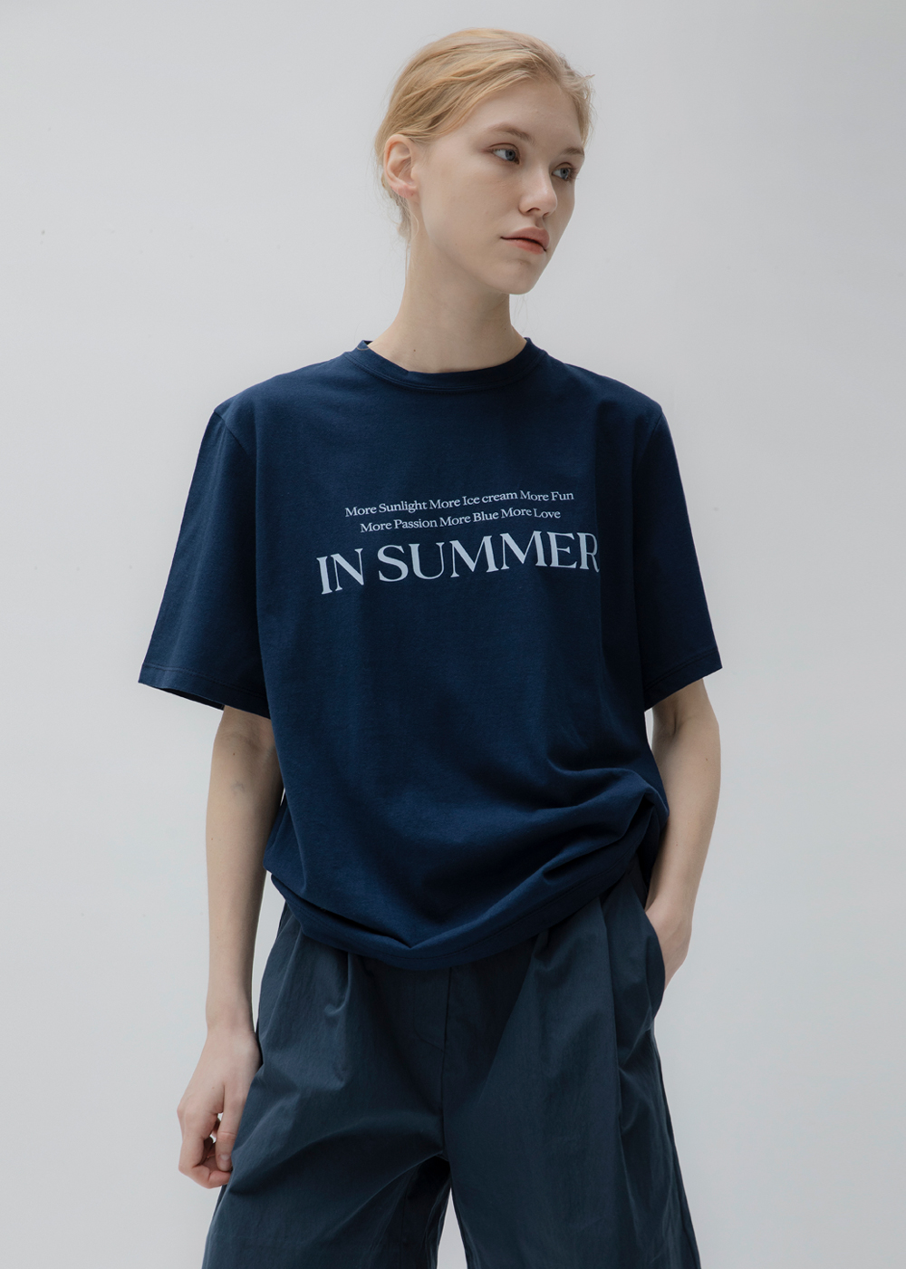 블루브릭,In Summer t-shirt (navy)