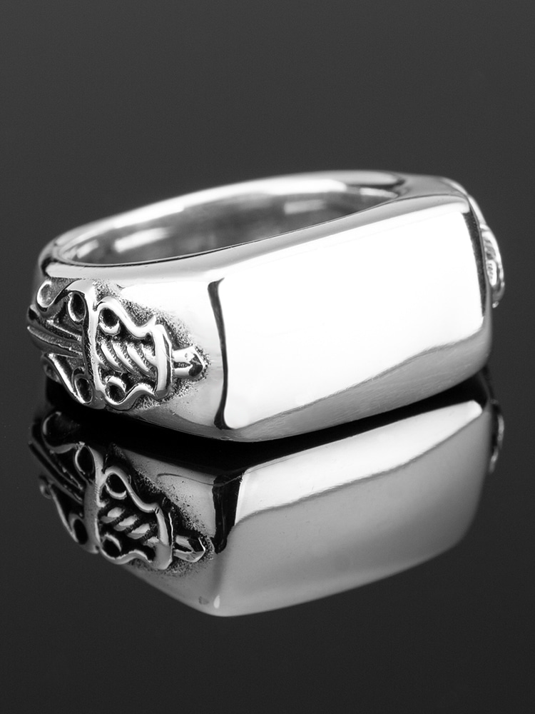 SQUARE DAGGER RING