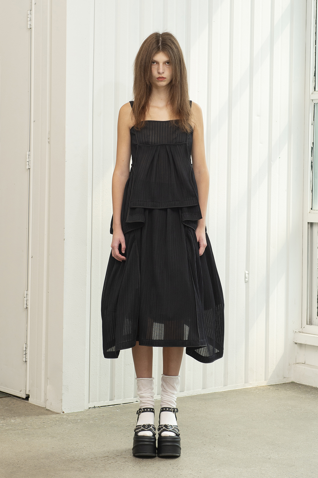 [PRE-ORDER] PLEATED CUTTING LINE DETAIL VOLUME SKIRT