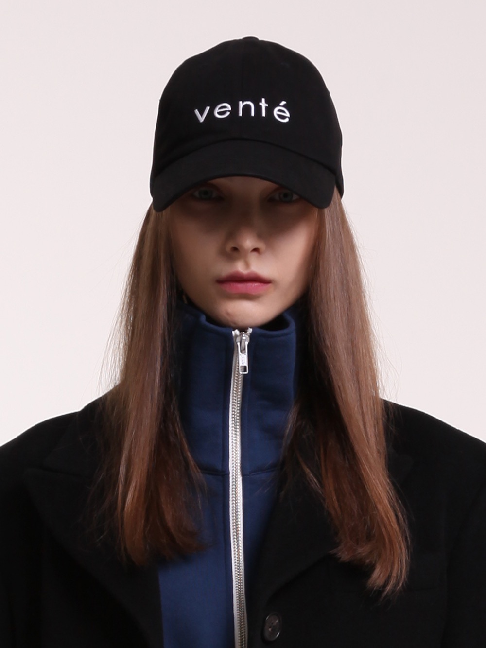 [기간한정]VENTÉ logo embroided black ball cap-50%