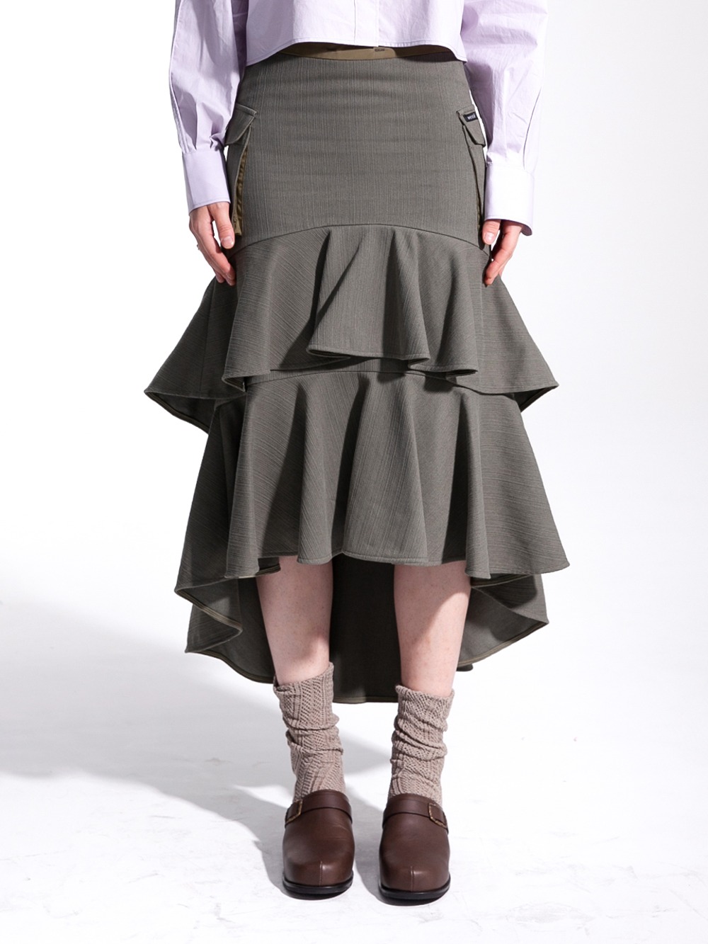 Unbalance tiered &amp; side pocket skirt in olive