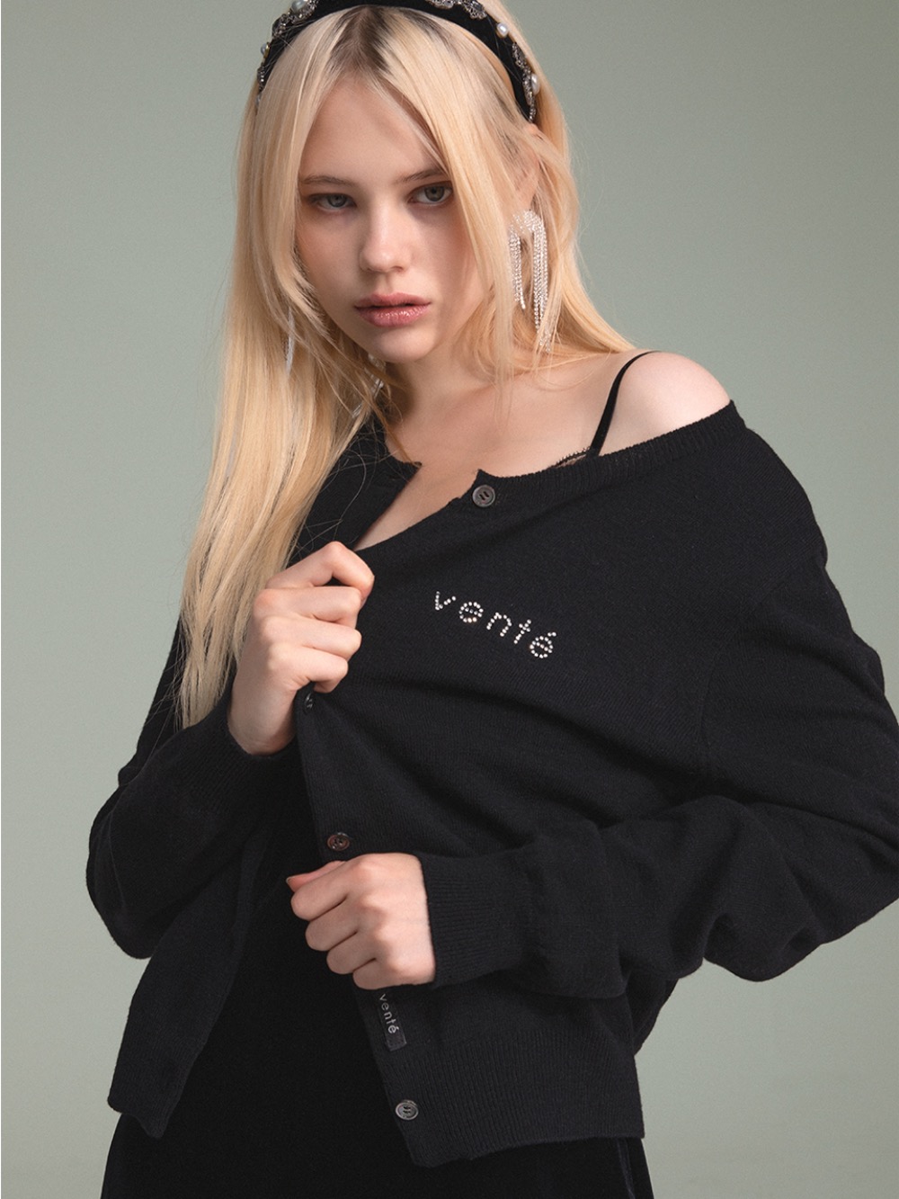 [기간한정]Crystal logo trimmed wool cardigan in black-20%