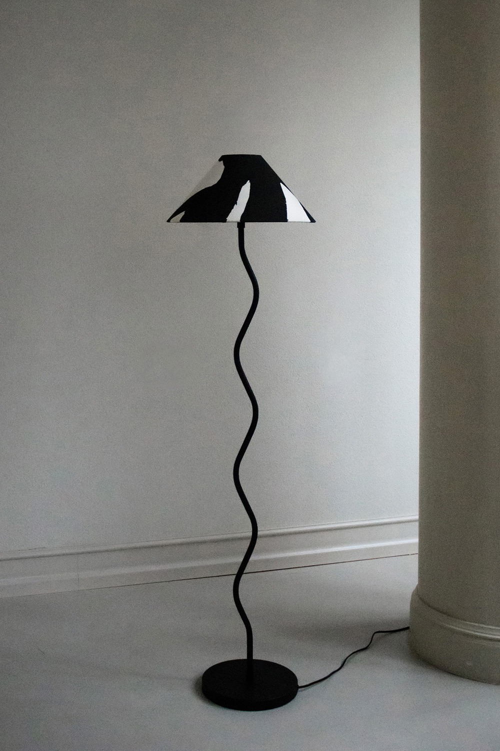 FF X RboW Floor Lamp Black