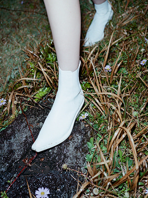 (freckle made♥)pointed chelsea boots(white)