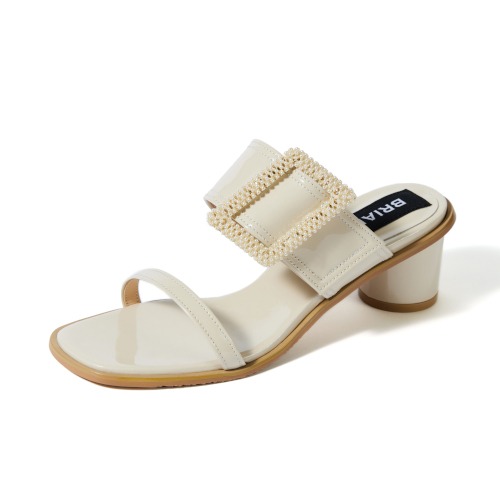 브리아나 Briana Pearl Buckle Sandals_Cream Patent