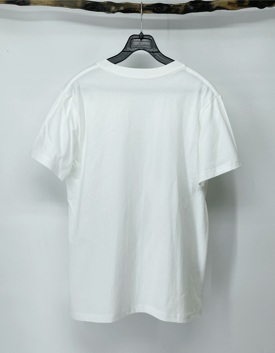 반팔 티셔츠 화이트 색상 이미지-S1L3