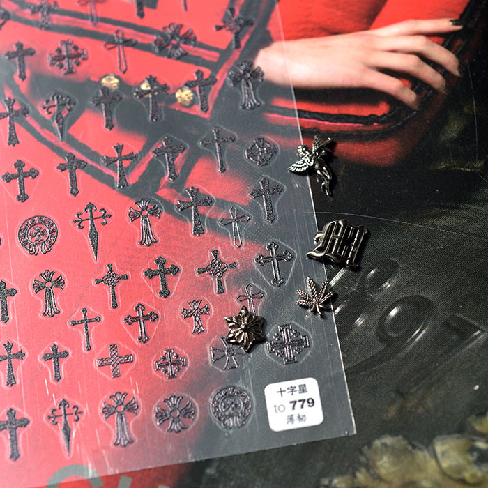 クロムハーツ クロス シール (2 color)