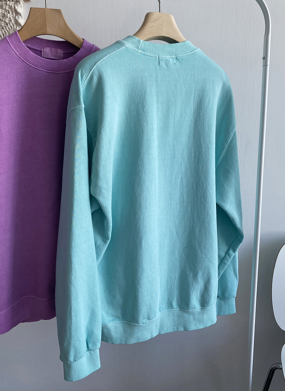 long sleeved tee detail image-S1L64