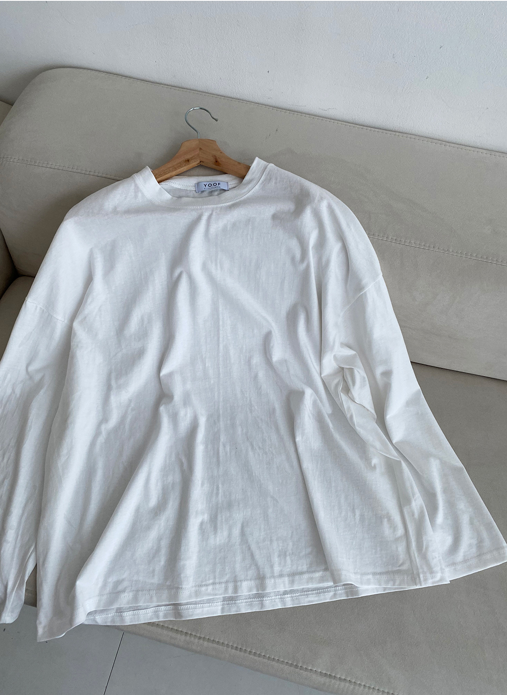 long sleeved tee product image-S1L19