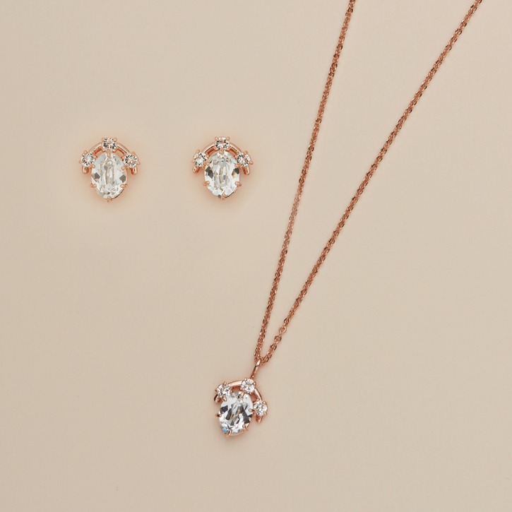 Sharon&#039;s rose necklace + earring Set