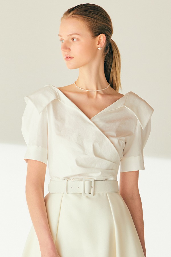 ELLIE V-neck short sleeve blouse (Off white)
