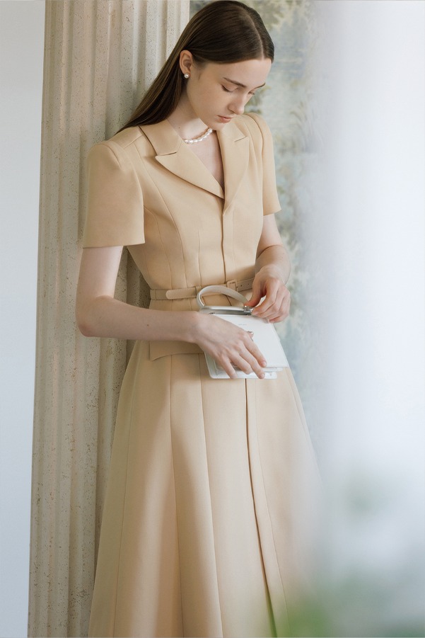 [0,3size 6/5 예약배송]AGATHA Notched collar short sleeve A-line dress (Butter)