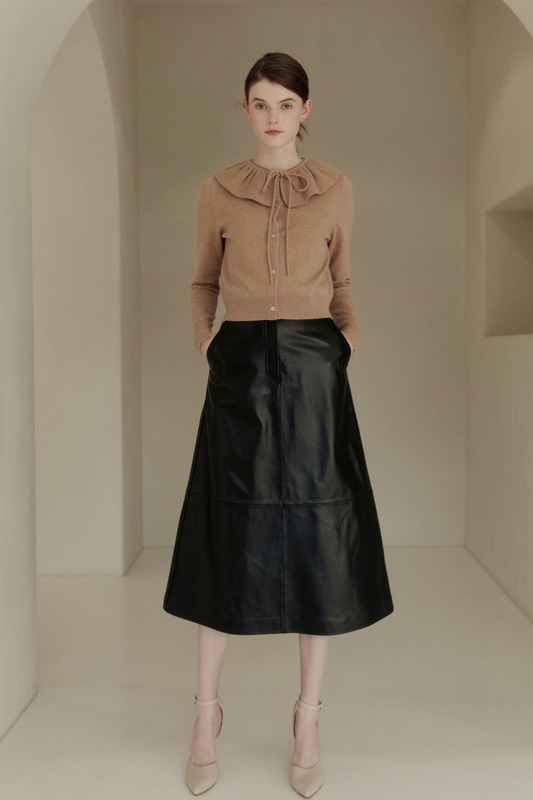 [런온 수영착용]SCARLET Big button detail leather skirt (Black)