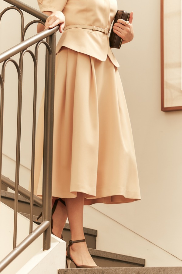 [6/9 예약배송][박규영 착용]FLEUR Waist Tuck detail voluminous skirt (Butter)