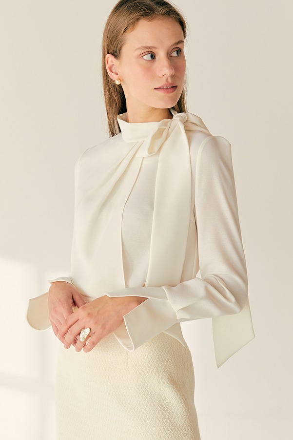ANDREA Tie neck wrapped blouse (Ivory)