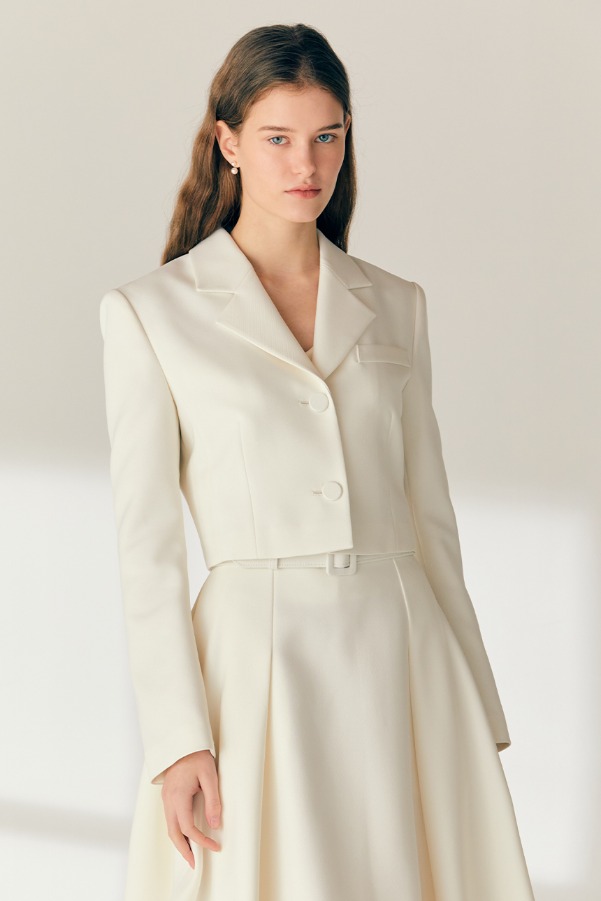 ARIANA Notched collar tailored cropped jacket (Cream)