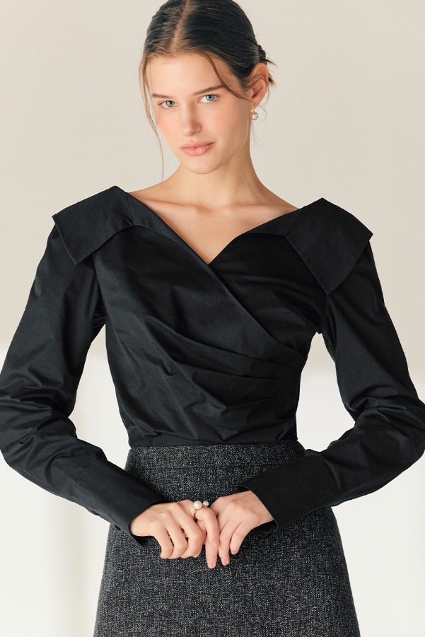 ELLIE V-neck blouse (Black)