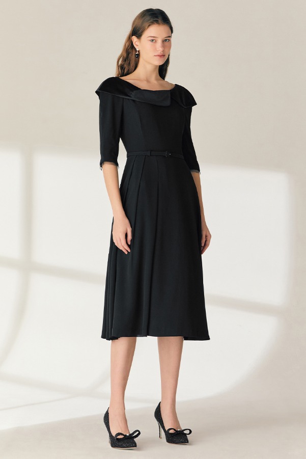 SANDRA Wide collar flared dress (Black)