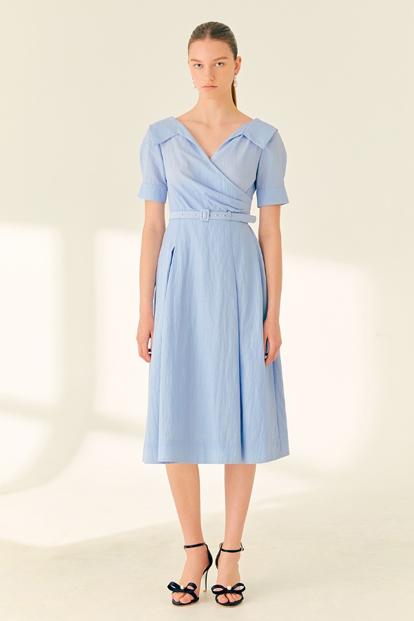 [소이현 착용]ELLIE V-neck short sleeve shirred shirt dress (Light Blue)