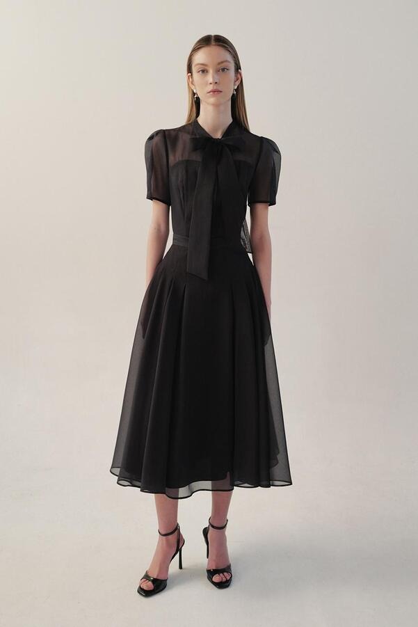 [SET]LILLE Ribbon tie short sleeve blouse + WILLOW Tuck detailed long flared skirt (Black)