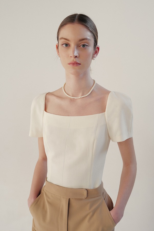 ODETTE Square neck short sleeve blouse (Cream)