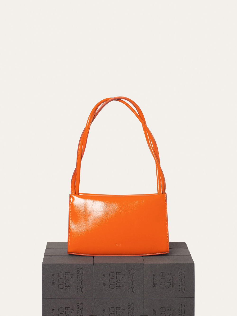 bag orange color image-S8L3