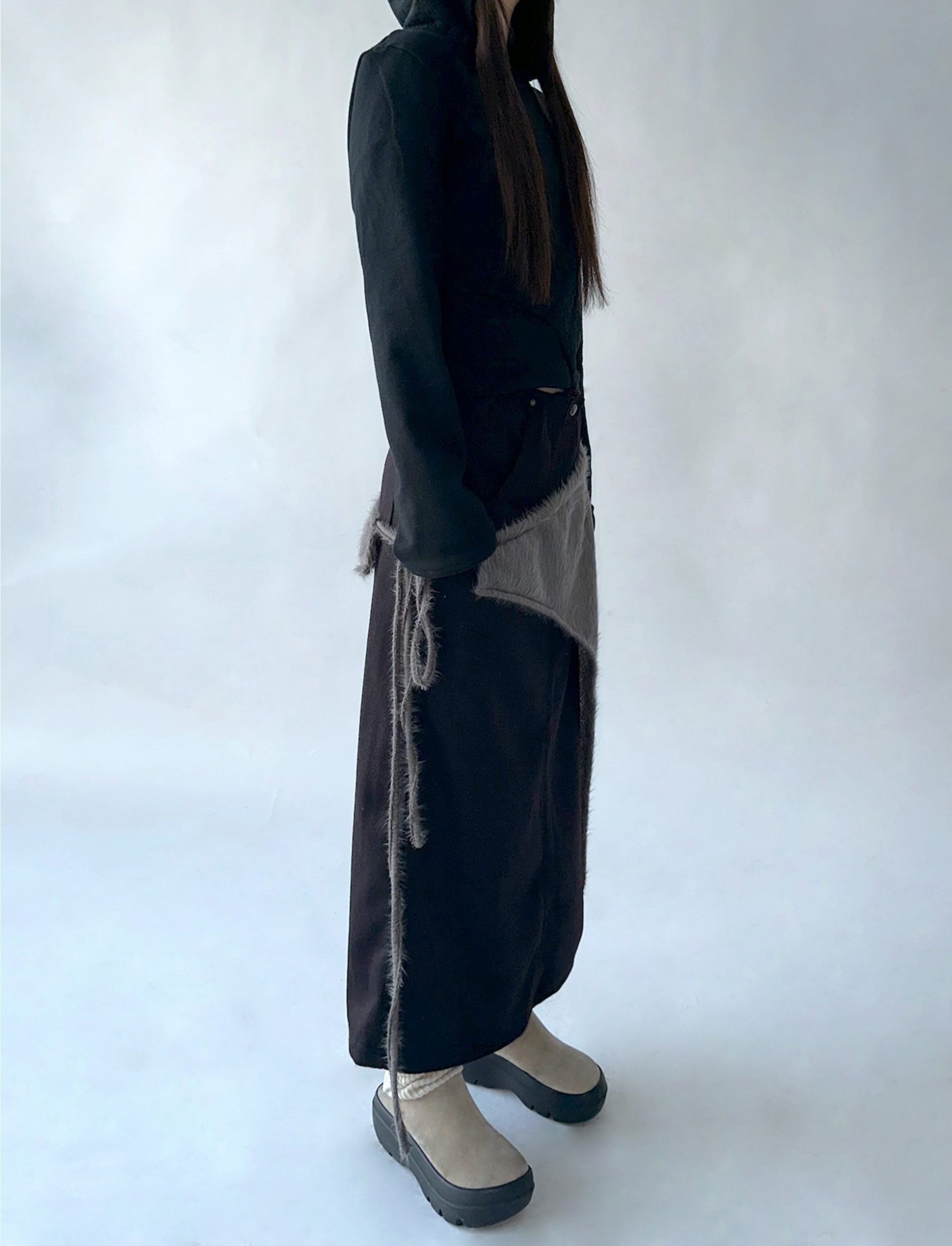 치마 모델 착용 이미지-S1L4