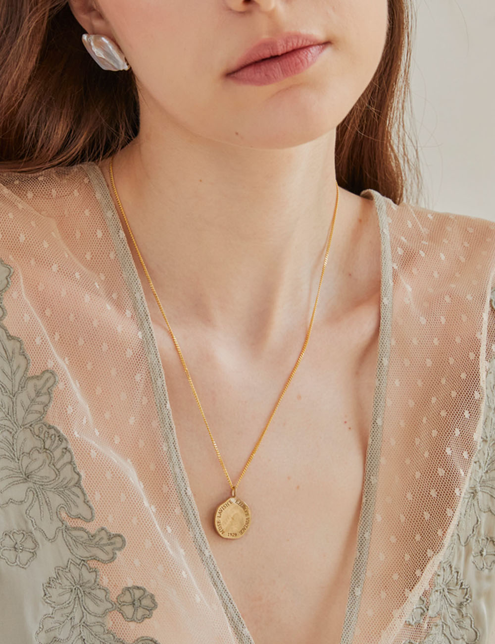 Melting Coin Necklace_gold 라비쉬에