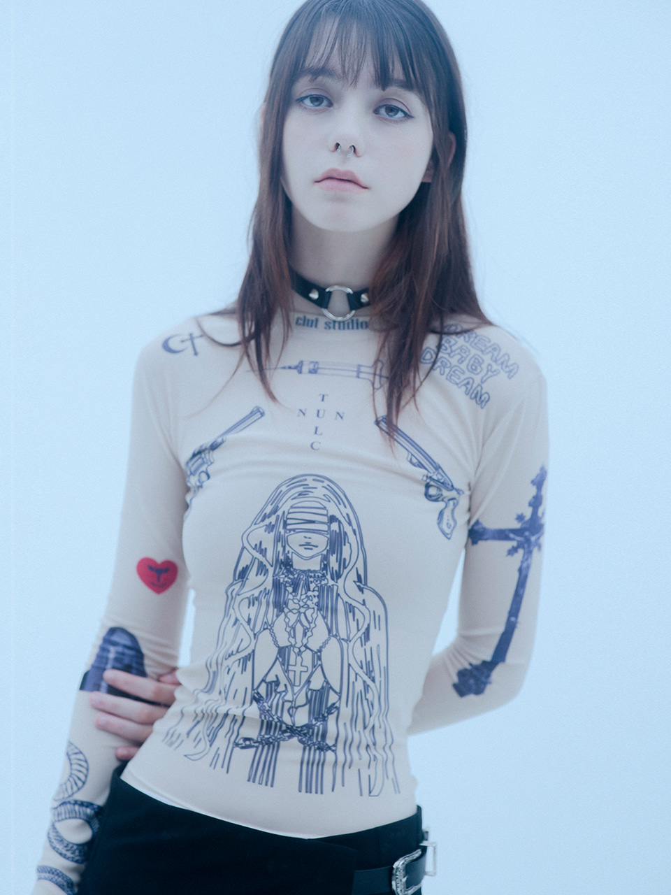 [sold out]셀럽착용] 0 3 nun with guns tattoo top