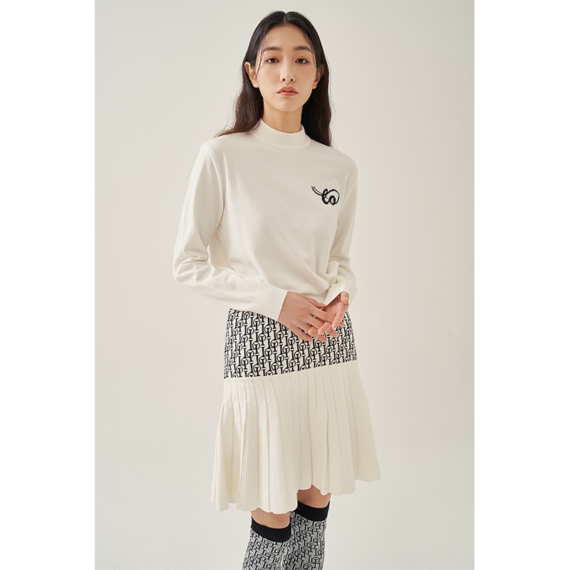 Signature Knitted Flare Skirt_White