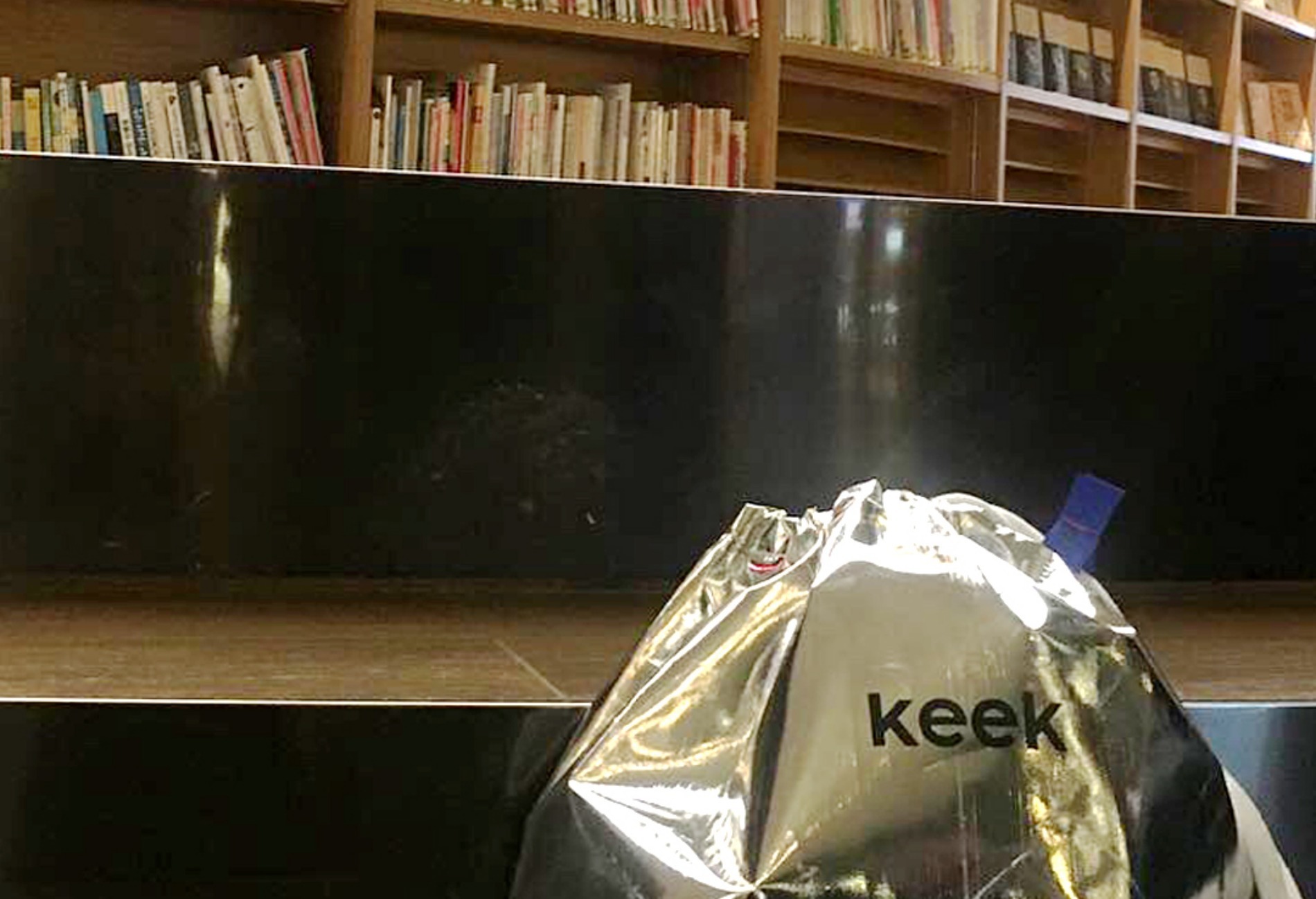 keek Guerilla Event : keek it! (2019.01~02) 스트릿패션 유니섹스브랜드 커플시밀러룩 남자쇼핑몰 여성의류쇼핑몰 후드티 힙색
