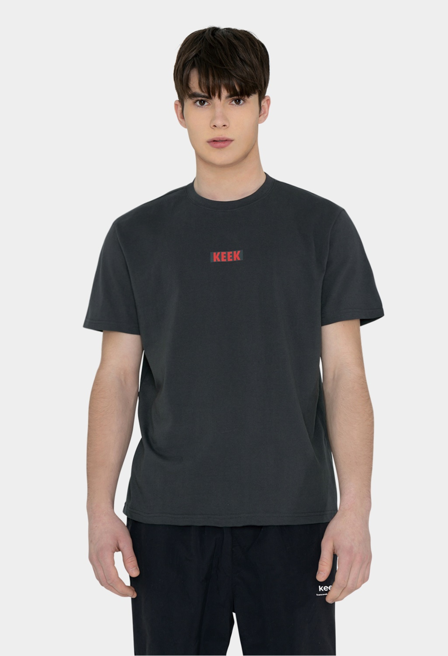 keek [Unisex] Squar Logo T-shirts - Charcoal 스트릿패션 유니섹스브랜드 커플시밀러룩 남자쇼핑몰 여성의류쇼핑몰 후드티 힙색