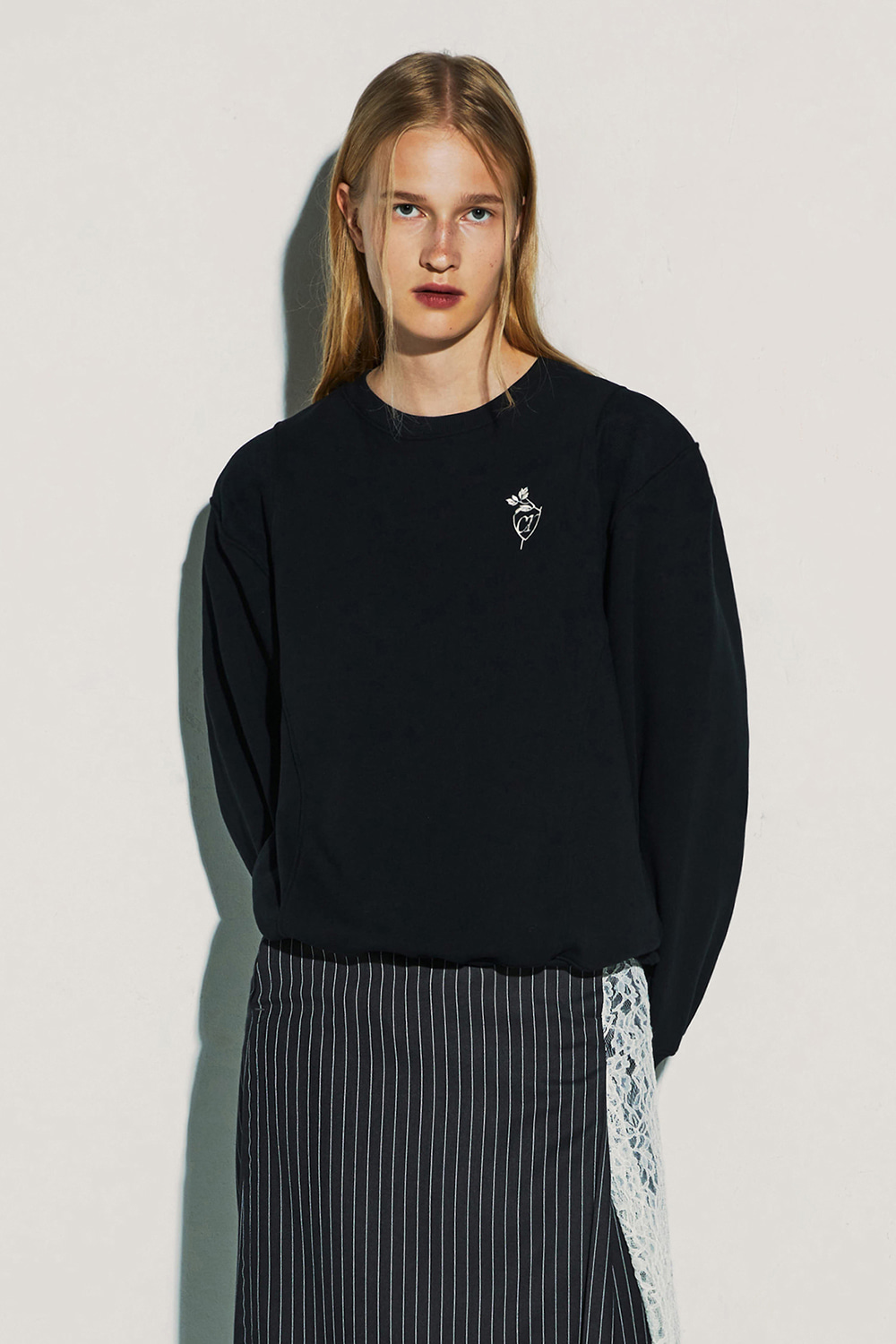 SYMBOL LINE SWEATSHIRT [BLACK]		