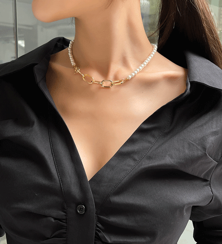Dabagirl Chain Accent Faux Pearl Necklace