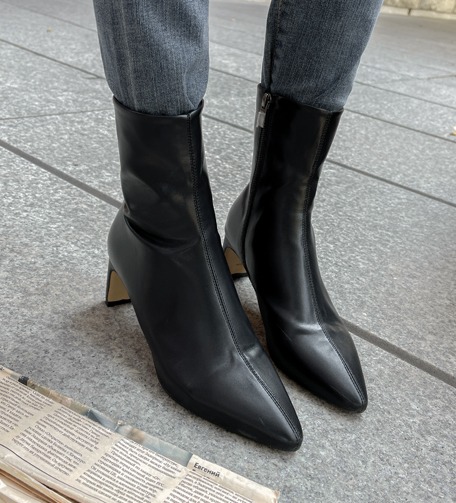 Dabagirl Pointed Toe Slim Heel Ankle Boots