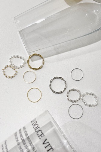 Dabagirl 5-Piece Assorted Design Ring Set