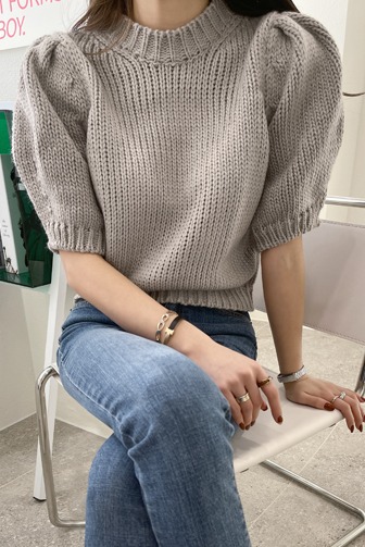Dabagirl Solid Tone Puff Sleeve Knit Top