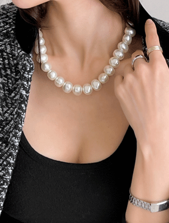 Dabagirl Chunky Faux Pearl Necklace
