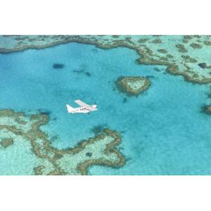 From Airlie Beach, Australia: 60-minute Whitsundays Scenic Flight [GG_t259972]