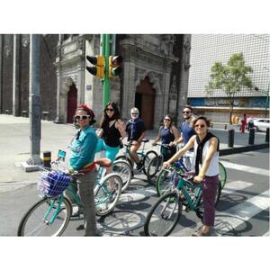 멕시코 시티: 스낵과 함께 하는 스트리트 아트 자전거 투어