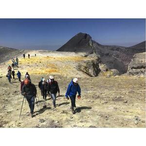 에트나 산: 정상 분화구 가이드 트레킹 투어
