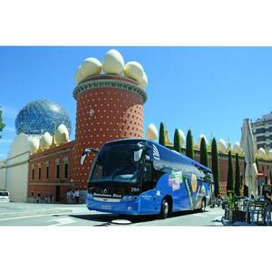 피게레스행 버스: 바르셀로나 또는 지로나 당일 여행 티켓