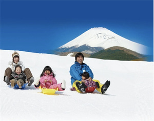 One-day trip to Mount Fuji, Tokyo, Japan | Hakone Pirate Ship + Mount Fuji Snow Play Experience + Gothenba Outlet | Japanese BBQ Infinite Refill from Shinjuku [KK_156313]