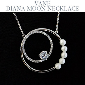 [Vane-AC680] Diana moon necklace-우아한 무드의 디자인으로 고급스럽게!진주로 은은하게 포인트 샤이니한 엣지로 멋스러워요