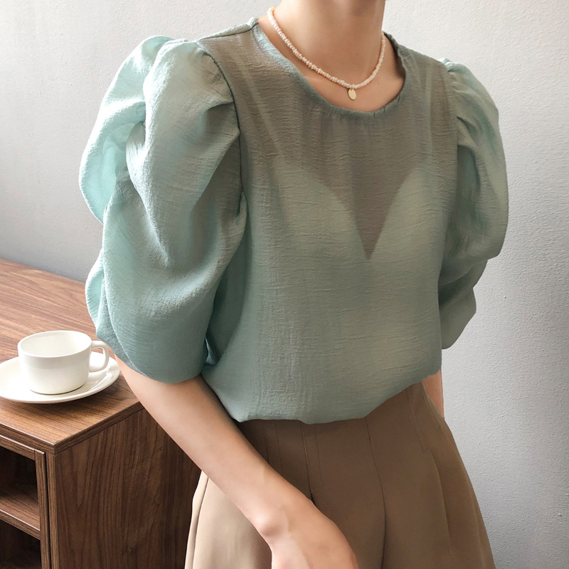blouse model image-S1L9