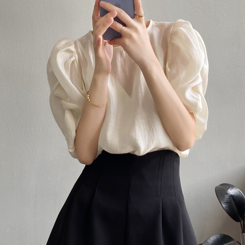 blouse model image-S1L17
