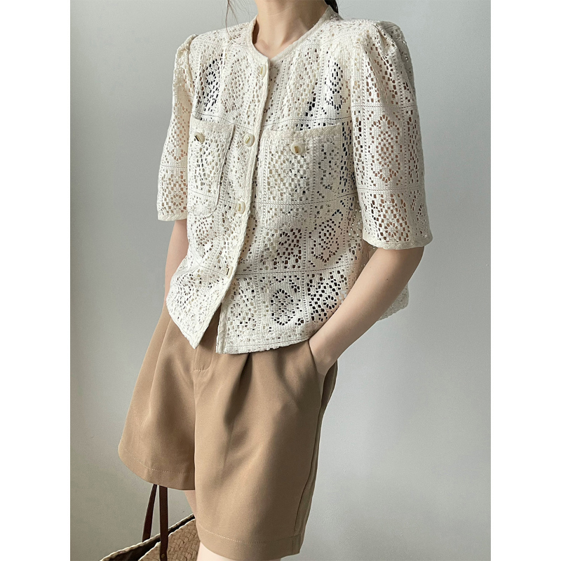 blouse model image-S1L1