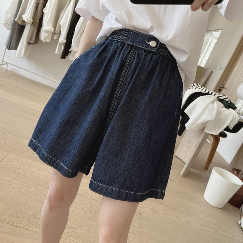 mini skirt detail image-S1L1